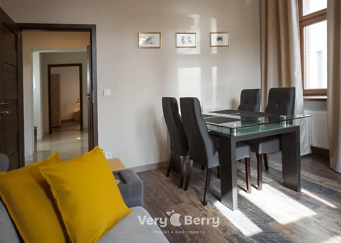 Przestronny Apartament Very Berry W Poznaniu Z Dwiema Sypialniami By Noclegi Renters