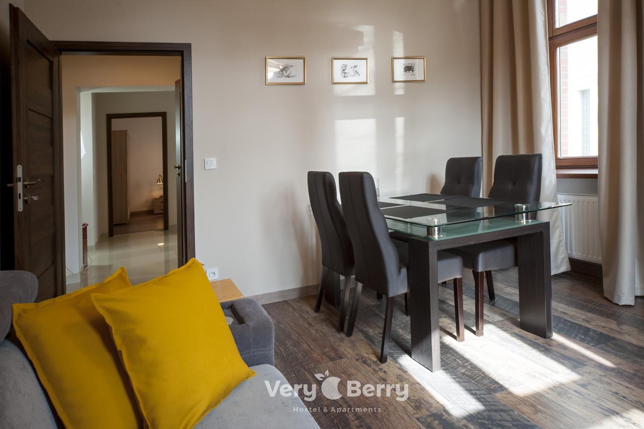 Apartment Przestronny Very Berry W Poznaniu Z Dwiema Sypialniami By Renters Poznan