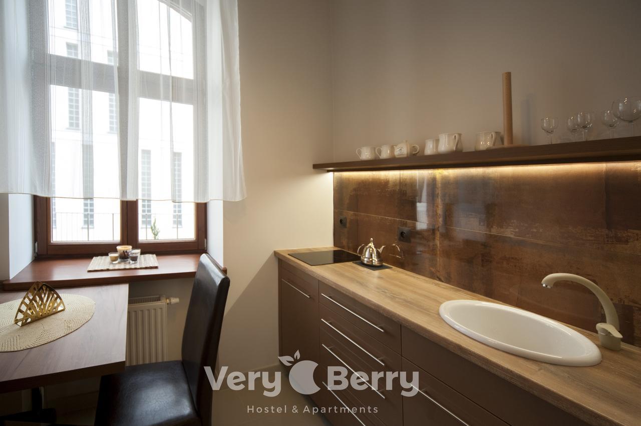 Przestronny Very Berry W Poznaniu Z Dwiema Sypialniami By Renters *