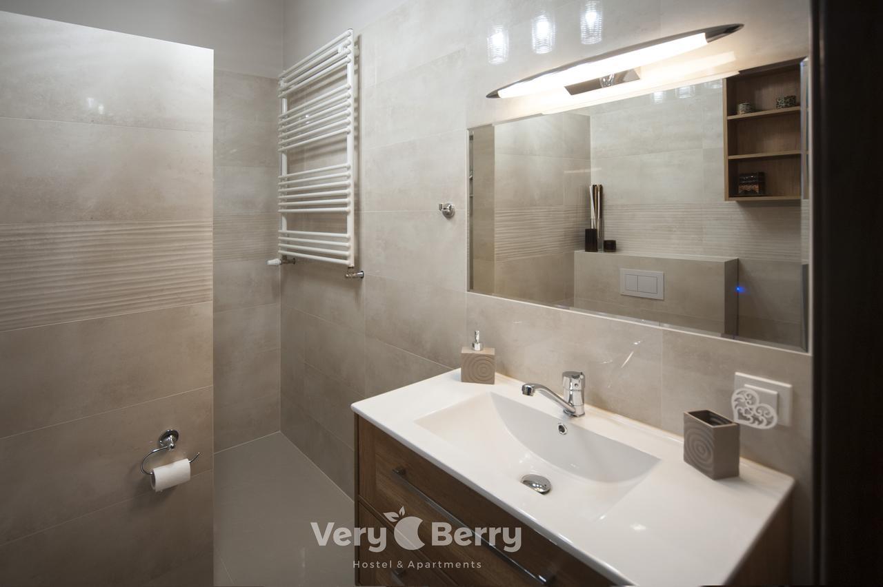 Przestronny Very Berry W Poznaniu Z Dwiema Sypialniami By Renters *